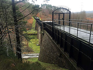 Aberfoyle past the tower. Climb up the grassy slope to get some intersting pictures