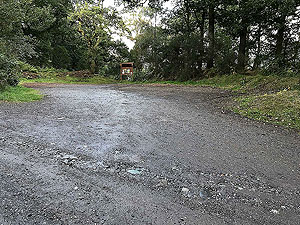 Past The Stank. The car park