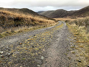 To Carn Labhruinn. A gradual downhill section