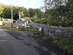 Sheriffmuir loop. Approaching the kirk
