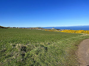 Findochty : Long flat section on the cliff top