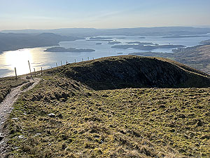 Beinn Dubh : Nearing the top once past the fence with Loch Lomond in view