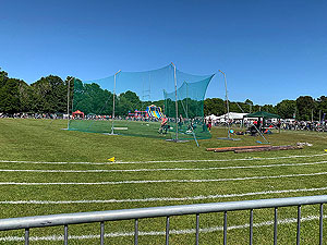 Helensburgh games hill race : Start and finish on the track