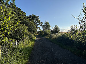 Trident 10K : Road up from railway bridge