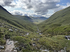 Glenshee loop : View down Glenshee