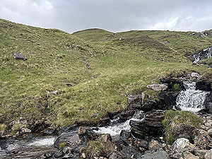 Glenshee loop : Time to cross the burn