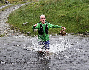 Glen Lyon Trail Race : Getting those feet wet on one of the crossings
