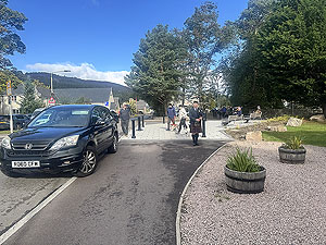 Caringorms trail marathon:  : Piper for the runners