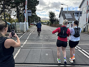 Caringorms trail marathon:  : Follow that piper